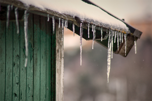 prevent ice dams icicles